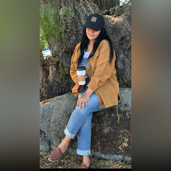 Meet your Posher, Esmeralda - Picture 2 of 2